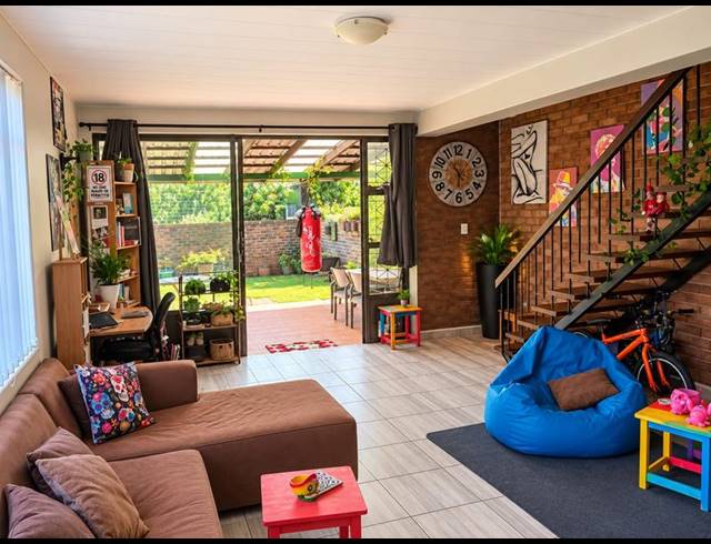 2 BEDROOM TOWNHOUSE FOR SALE IN ELDORAIGNE